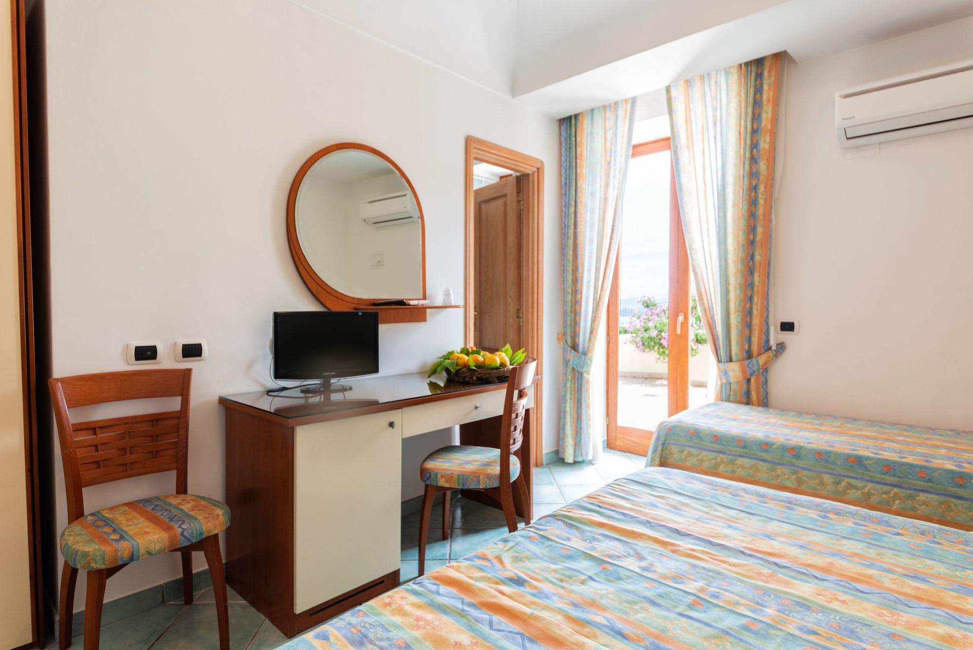 La Capannina - Hotel & Apartments Ischia Bagian luar foto