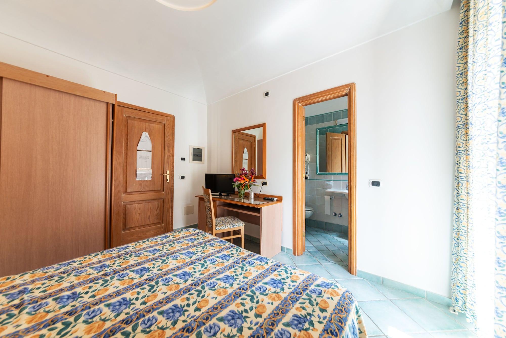 La Capannina - Hotel & Apartments Ischia Bagian luar foto