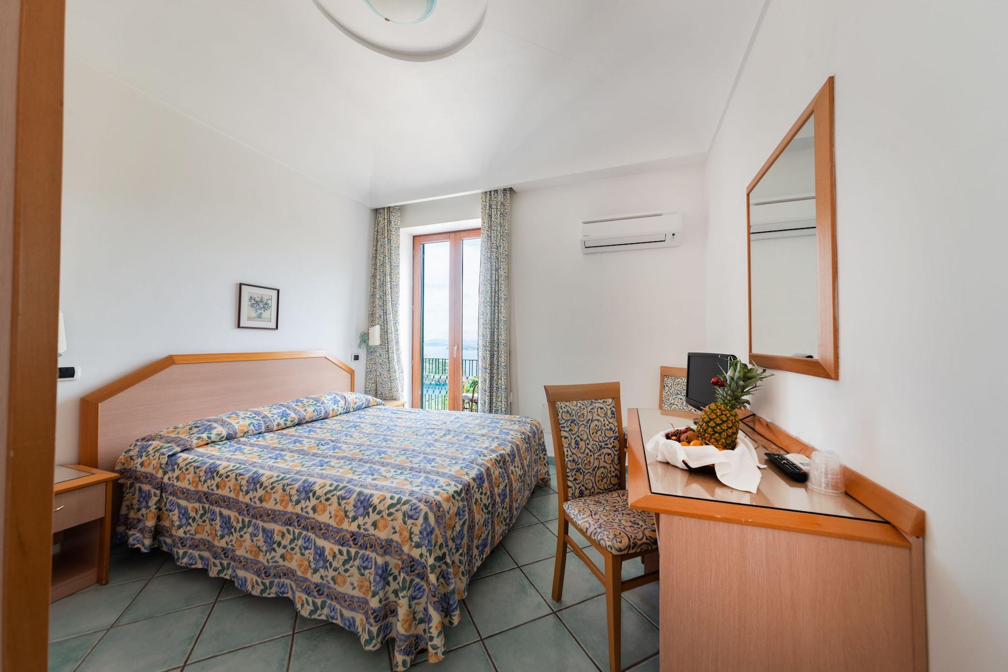 La Capannina - Hotel & Apartments Ischia Bagian luar foto