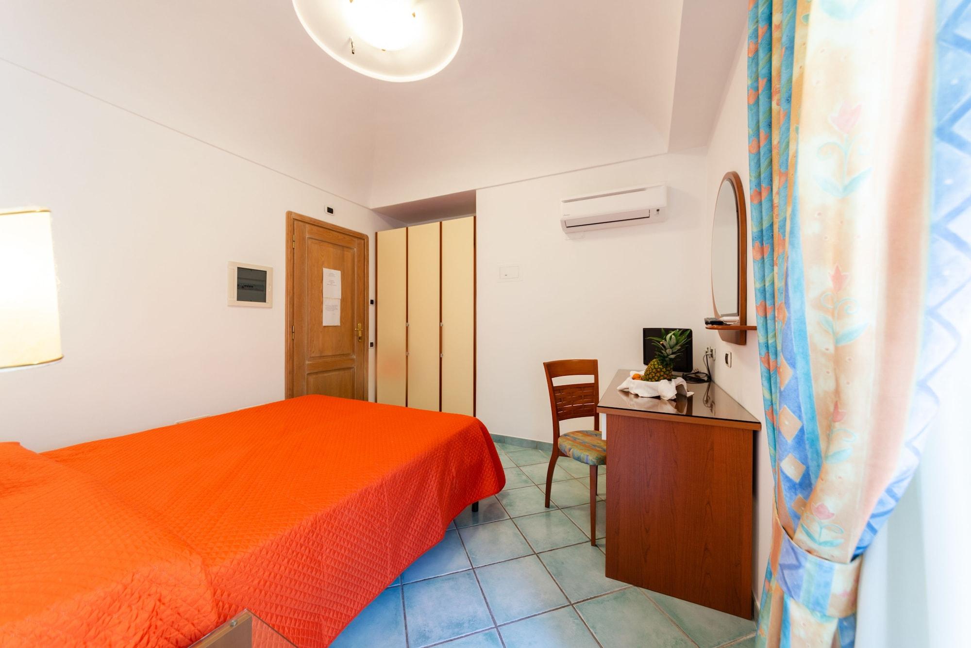 La Capannina - Hotel & Apartments Ischia Bagian luar foto
