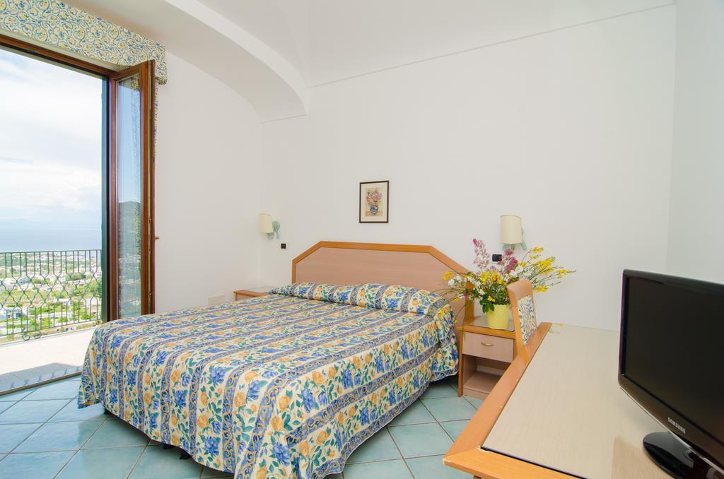 La Capannina - Hotel & Apartments Ischia Bagian luar foto