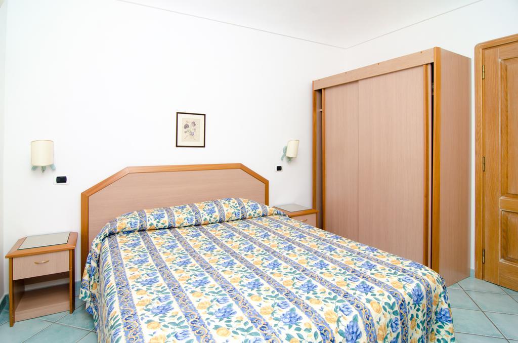 La Capannina - Hotel & Apartments Ischia Bagian luar foto