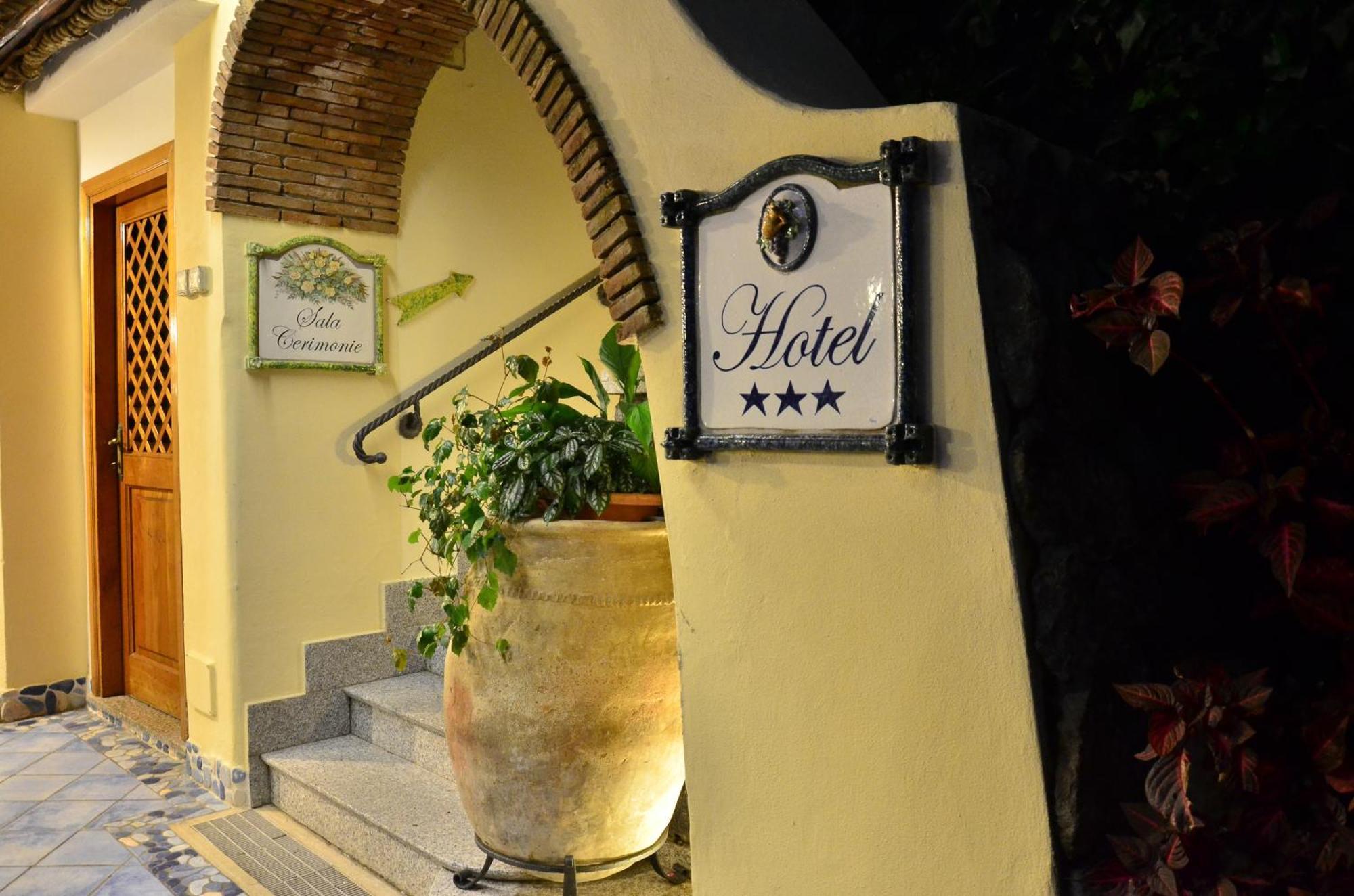 La Capannina - Hotel & Apartments Ischia Bagian luar foto