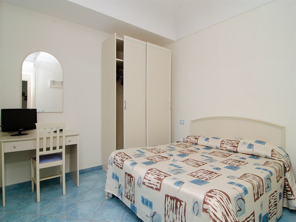 La Capannina - Hotel & Apartments Ischia Bagian luar foto